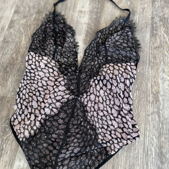 Victoria’s Secret Sheer and Lace “Lips” Pattern Intimate One-Piece Bodysuite - Picture 5 of 7